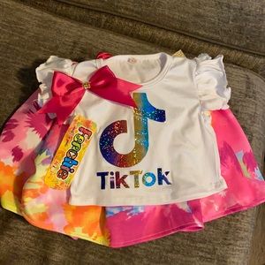 Ferchis girls tik tok outfit